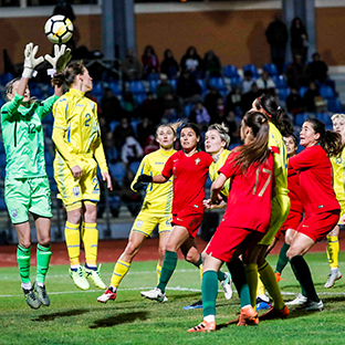 Esto de regresso os torneios de futebol feminino