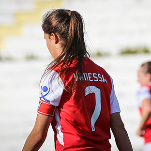 Vanessa e Darlene: duas 7 com braadeira de capits